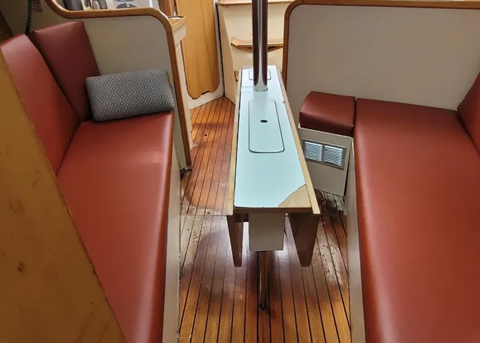 Experience On A Sailboat To Sleep