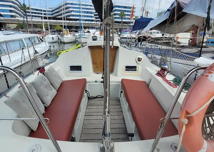 Experience On A Sailboat To Sleep