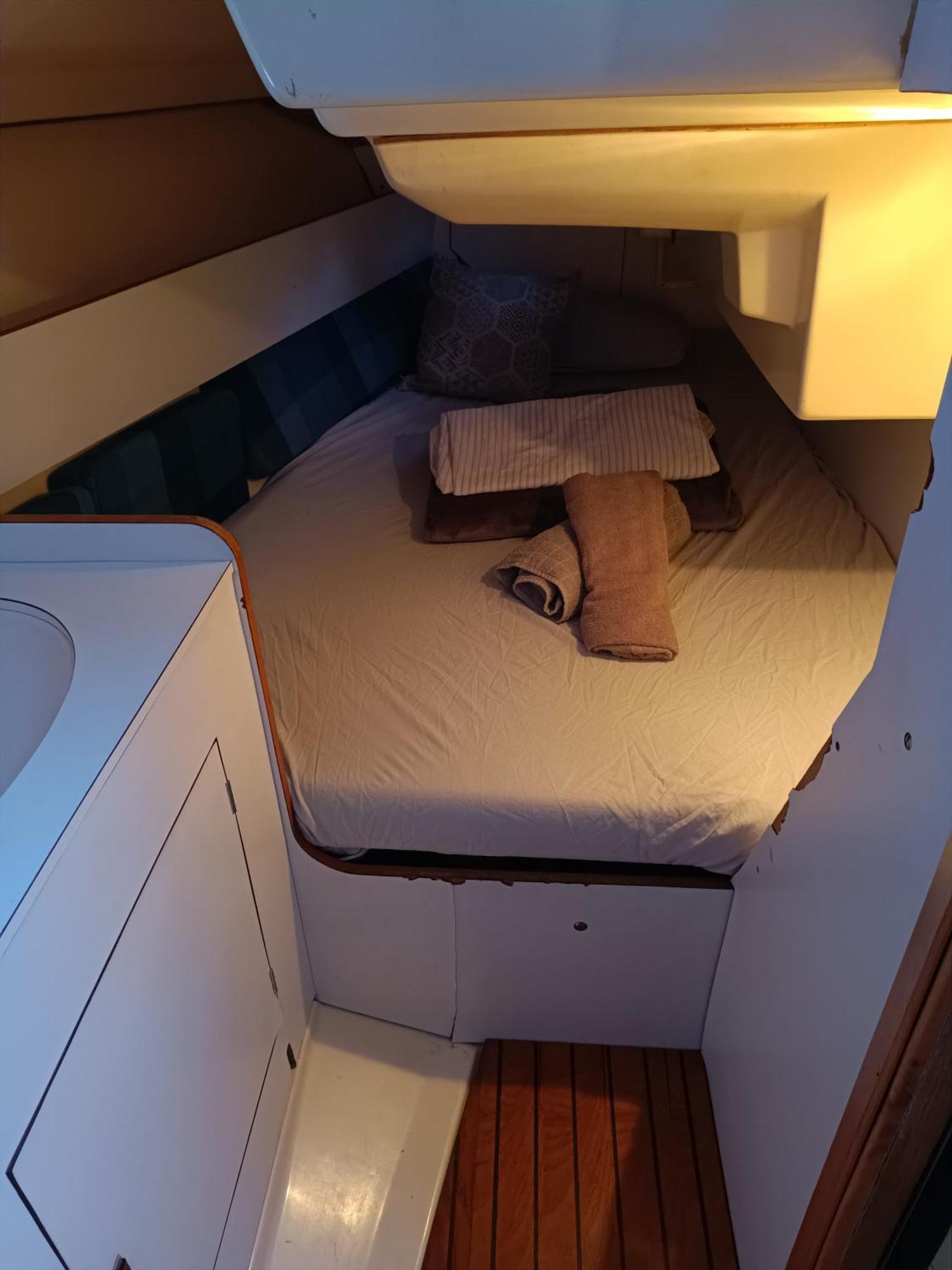 Experience On A Sailboat To Sleep *