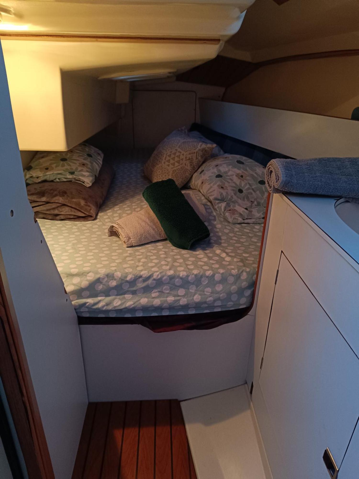 Botel Experience On A Sailboat To Sleep Sant Adria de Besos