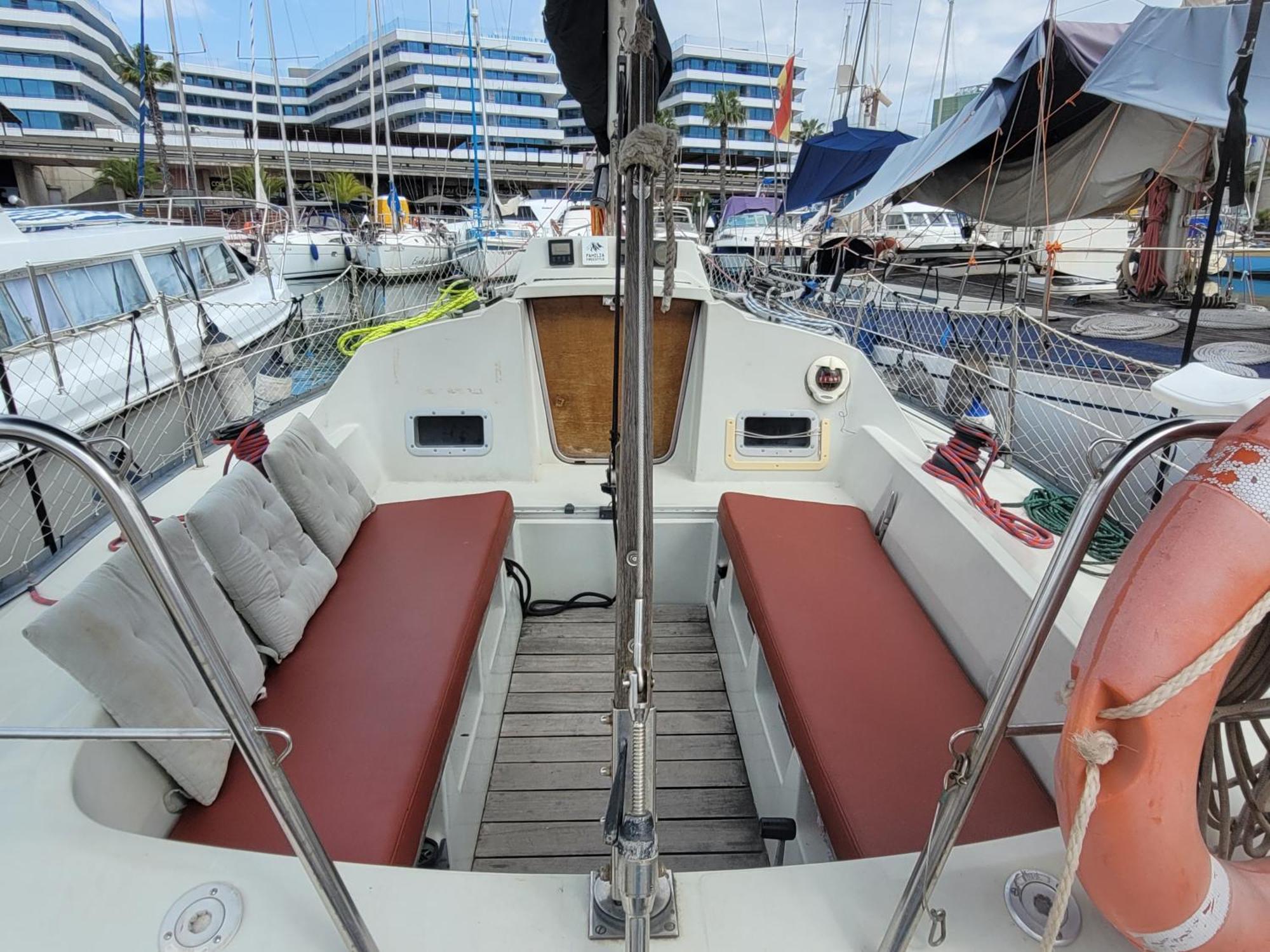 Experience On A Sailboat To Sleep Botel *